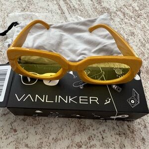 Almost brand new Vanlinker sunglasses